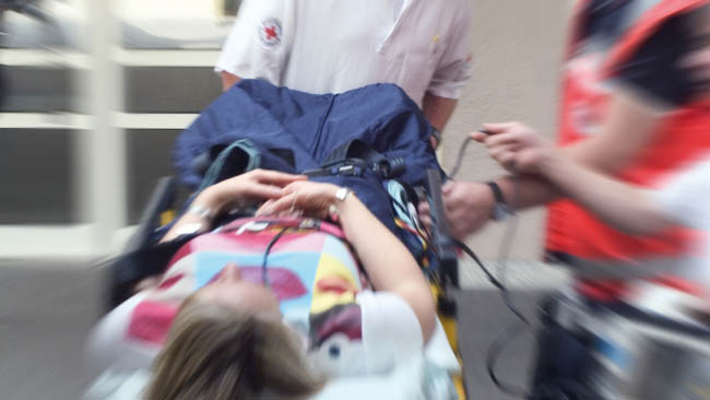 Auf jede Minute kommt es bei der Schwerverletzenversorgung an. Das überregionale Traumazentrum im Klinikum bietet durch seine straffen Strukturen die Voraussetzungen dafür. Auf jede Minute kommt es bei der Schwerverletzenversorgung an. Das überregionale Traumazentrum im Klinikum bietet durch seine straffen Strukturen die Voraussetzungen dafür.