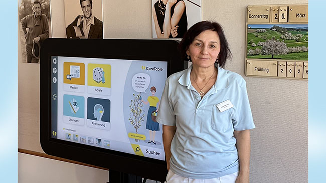 Aynur Simecek im gemeinschaftlichen Übungsraum