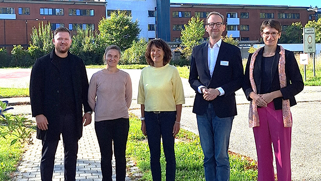 v.l. Evgenij Bergmann (Leitender Psychologe Standorte Altötting / Mühldorf), Dr. Sonja Koch (Leitende Psychologin Trostberg), Dr. Susanne Schober (Leitende Psychologin Standorte Berchtesgaden/Bad Reichenhall), Dr. S. Rieger (Gesamtleitung), Simone Wallner-Mauthofer (Leitende Psychologin Standort Traunstein)