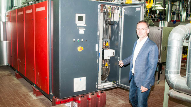 „Mit dem Blockheizkraftwerk zeigen wir, dass durch intelligente Energieeinsparung sowohl Umweltschutz als auch wirtschaftlicher Nutzen miteinander vereinbar sind“, so Jürgen Dietrich, Leiter Technik/Umwelt/Energie der Kliniken Südostbayern AG.