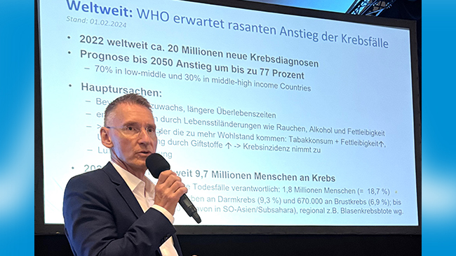 Dr. Thomas Kubin, Sprecher des zertifizierten Onkologischen Zentrums am Klinikum Traunstein und Chefarzt der Hämatologie, Onkologie und Palliativmedizin