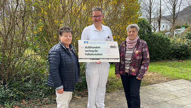 v.l.n.r: Annemarie Kowarsch, Dr. Christian Stöberl, Hannelore Löhr