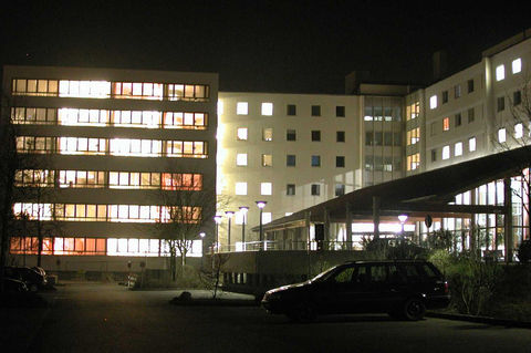 Klinikum bei Nacht