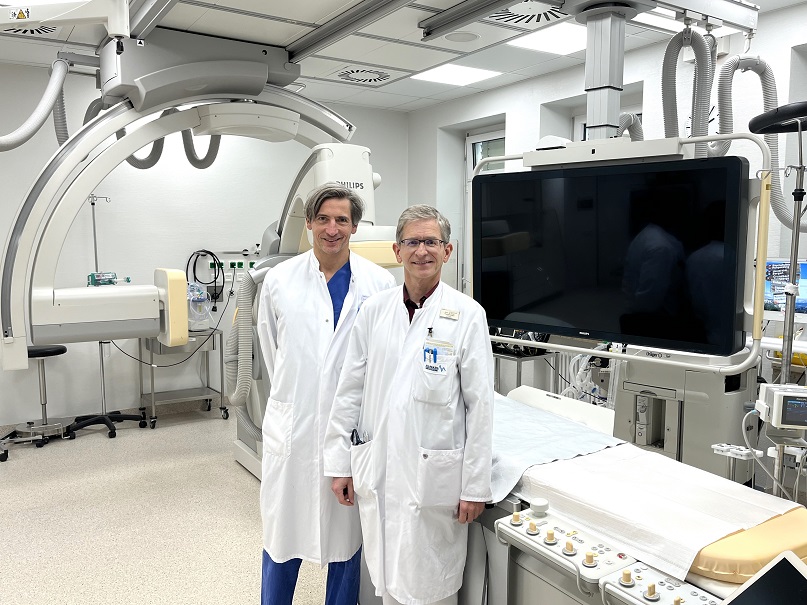 v. r. Prof. Dr. Thorleif Etgen, Chefarzt der Neurologie, und Dr. Andreas Mangold, Leitender Arzt der Neuroradiologie